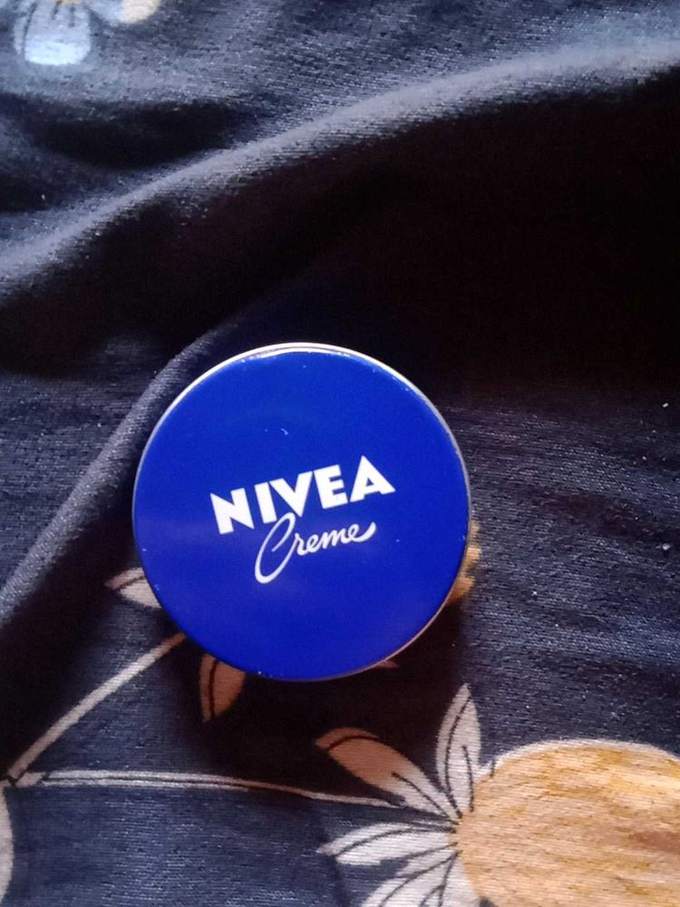 Nivea Creme Moisturizer