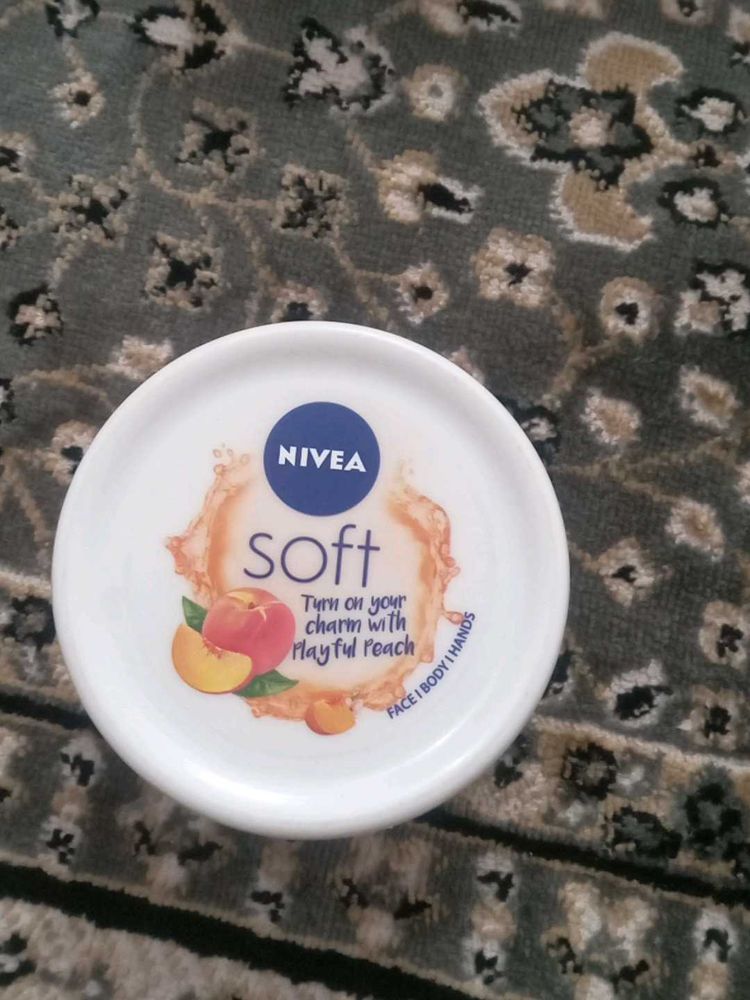Nivea Soft: Mayful Peach