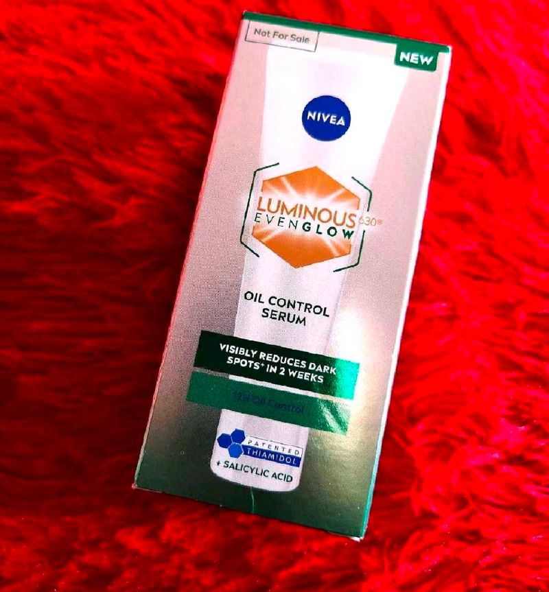 NIVEA Luminous Even Glow Oil Control Face Serum wi