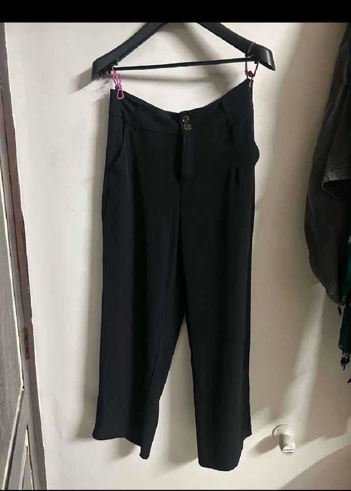 Chic Black Wide-Leg Pants
