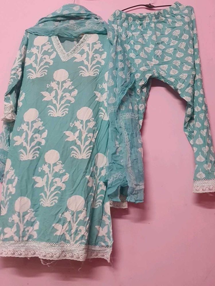 Dailywear Teal &amp; White Block Print Kurta Set