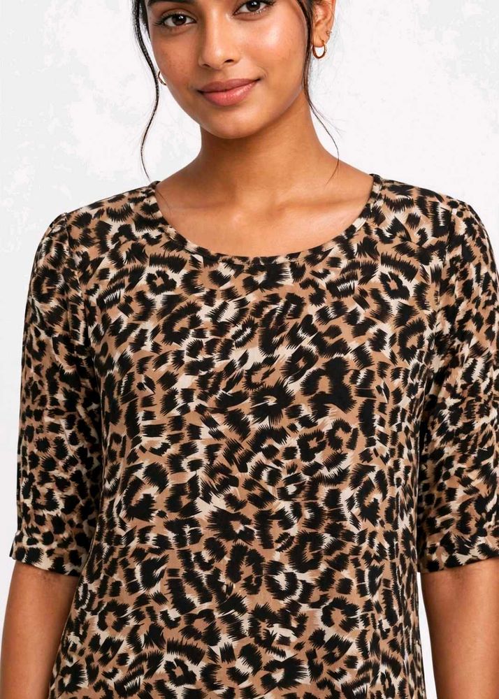Chic Leopard Print Top