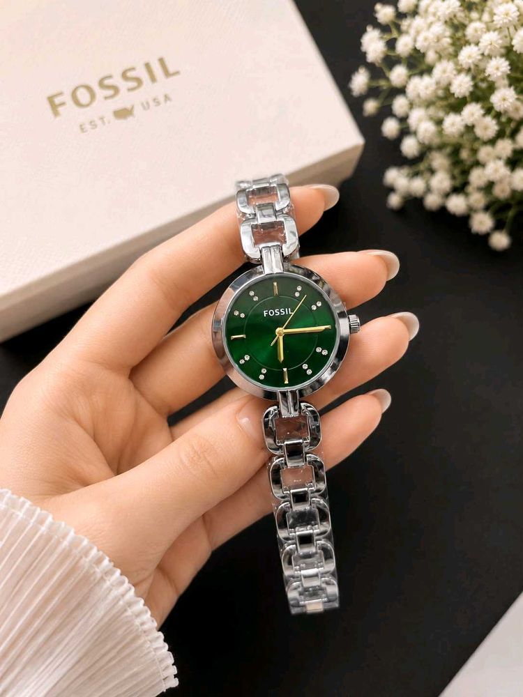 FOSSIL PREMIUM QUALITY LADIES WATCH AT SALE
