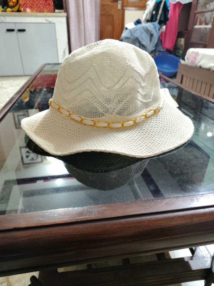Stylish White Woven Sun Hat with Chain Detail