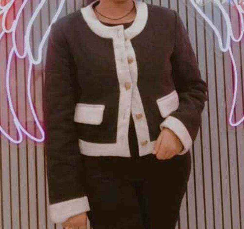 Chic Black &amp; White Cropped Jacket