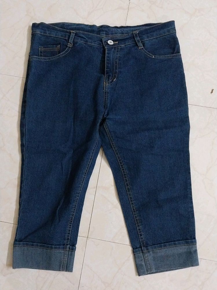 Ladies Cute Jeanes Three Forth