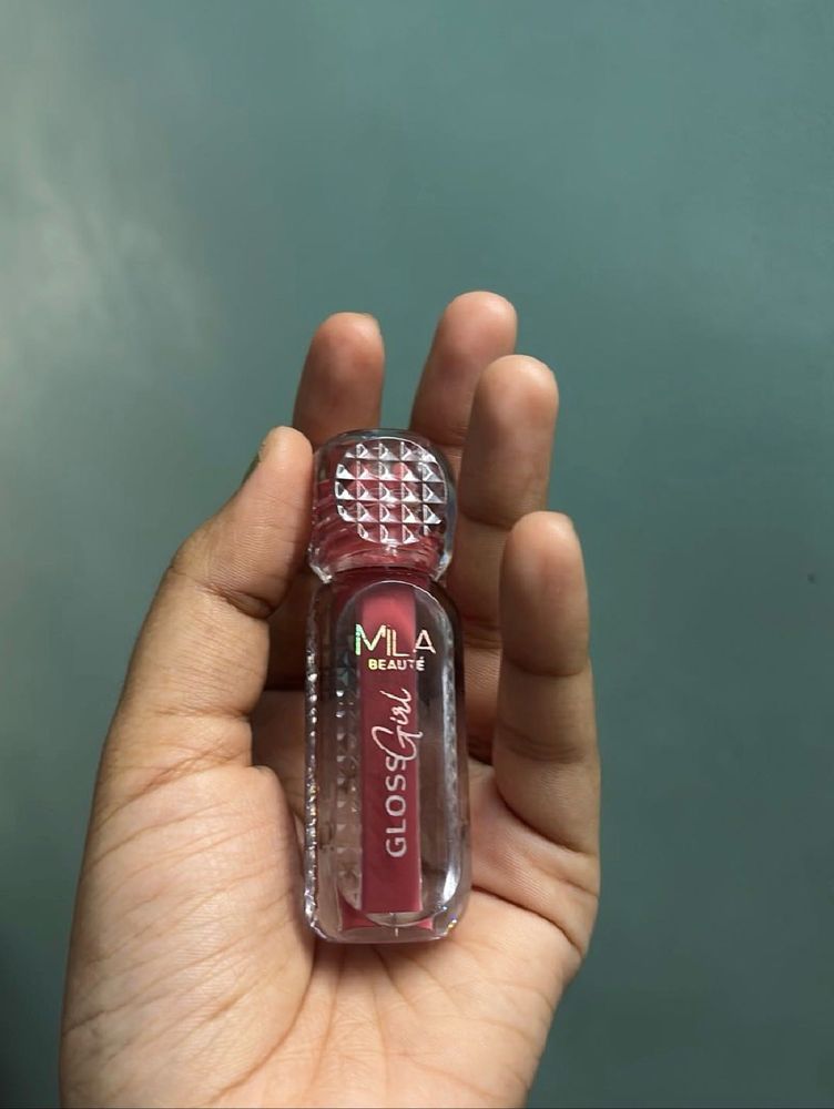MILA lipgloss | be myn