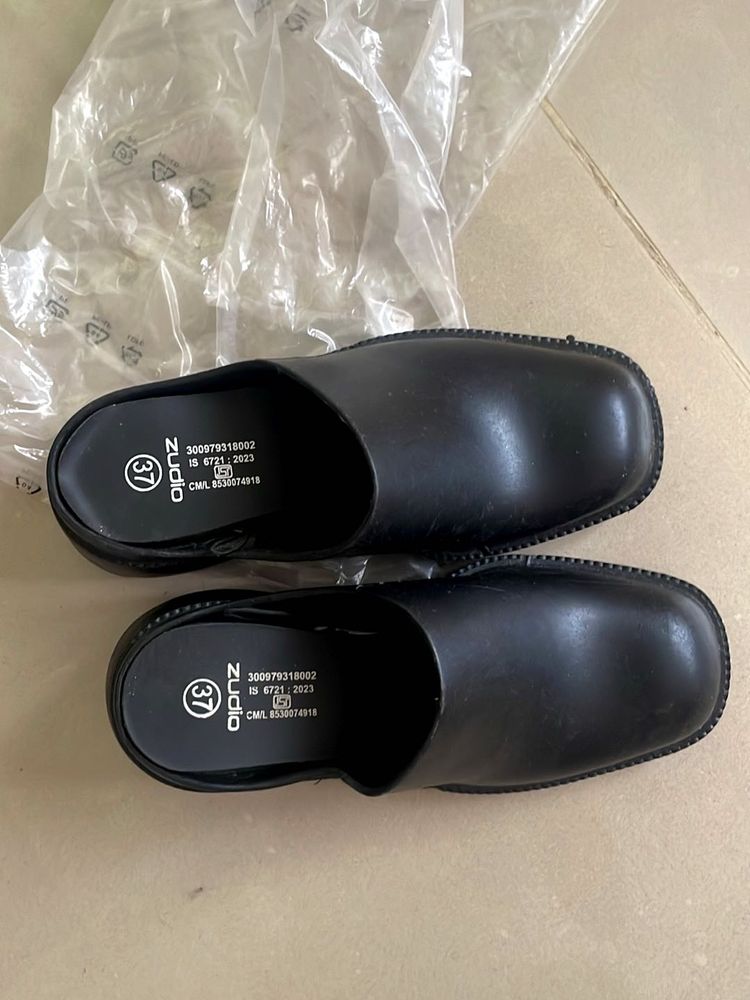 Zudio Black Clogs - Size 37
