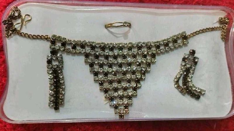 Sparkling Rhinestone Necklace &amp; Earring Set