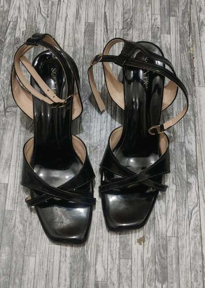 Stylish Black Heeled Sandals