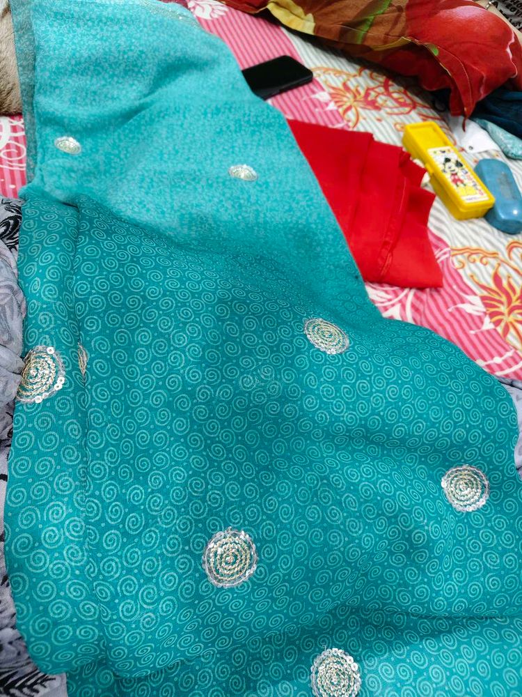 Beautiful Saree In Two Colour With Different Print