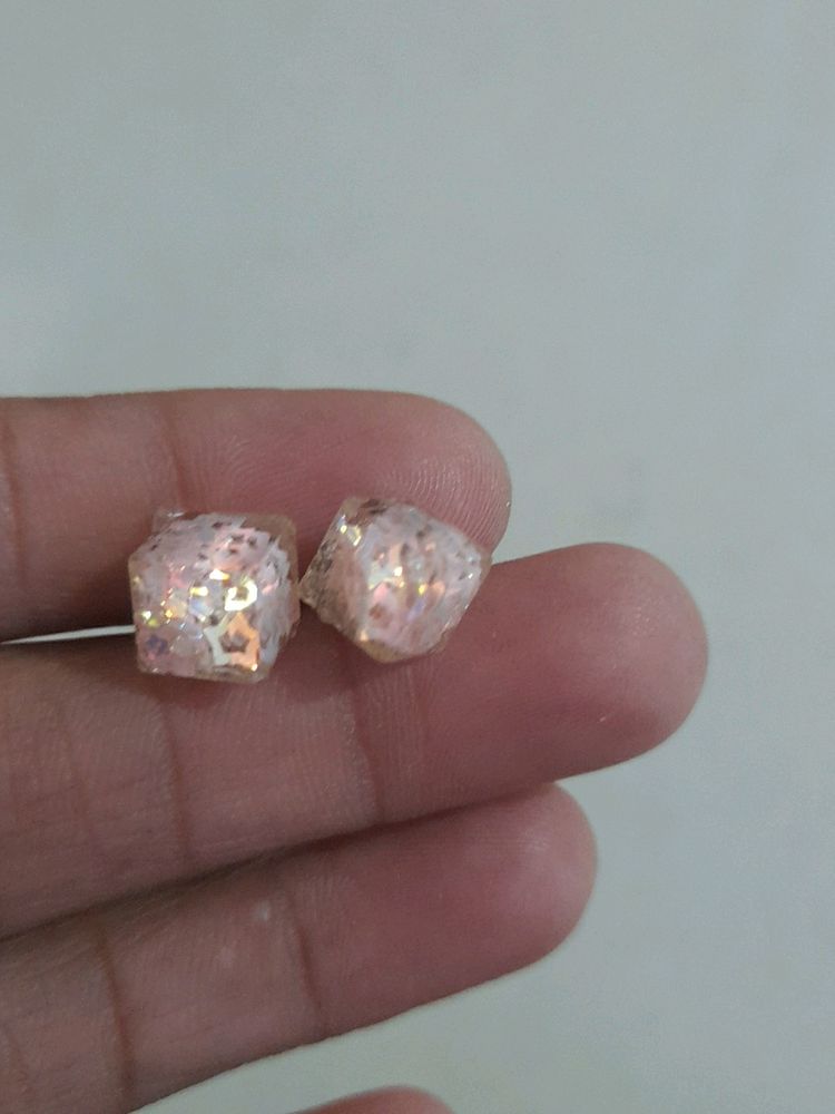 Like     New Earring Not Use Offer