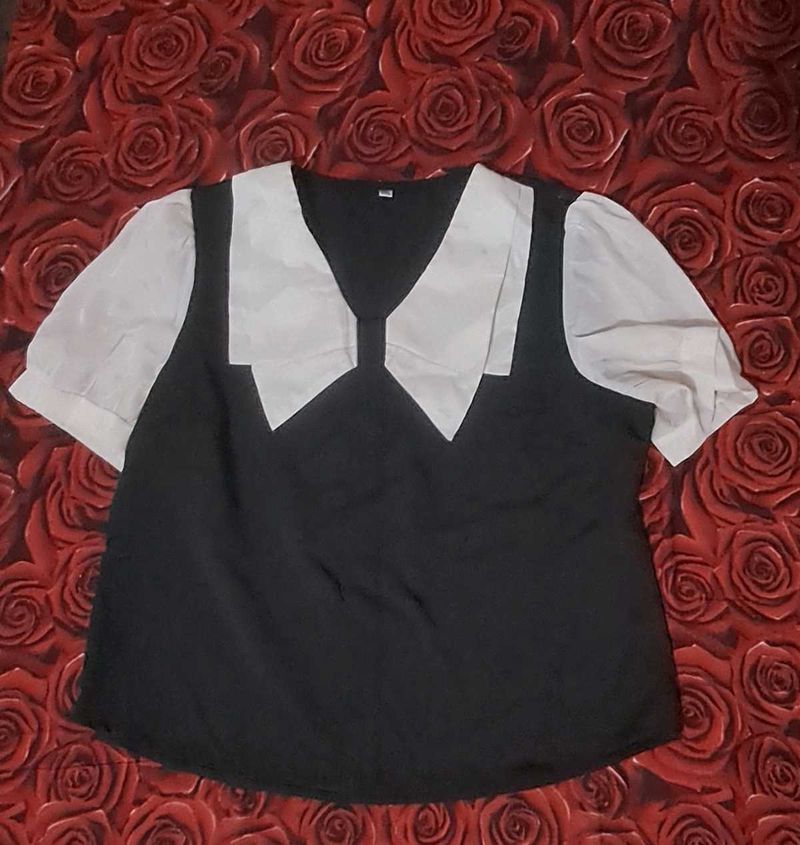Chic Black &amp; White Collared Top