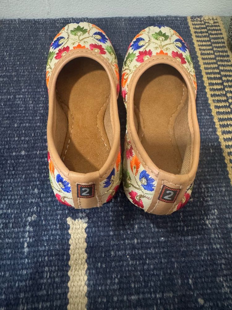Embroidered Jutti Flats