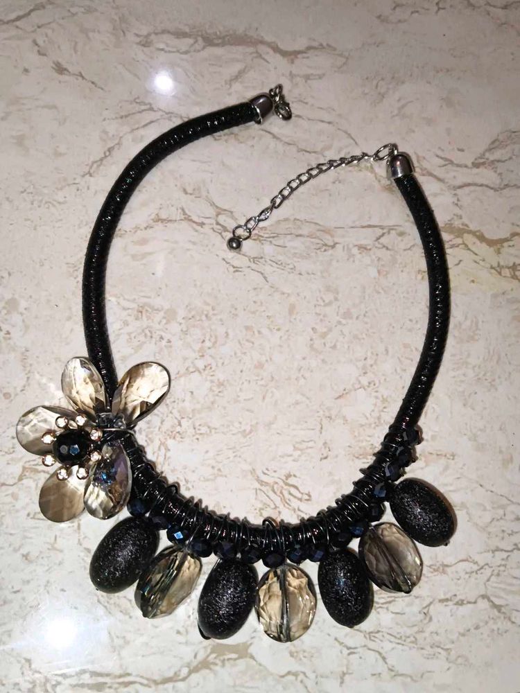 Black Floral Necklace