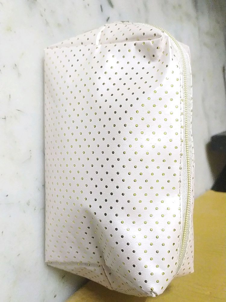 Faces Canada Cream Pouch With Golden Dots