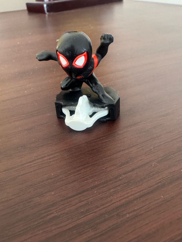 kinderjoy Spiderman miles morales Action Figure