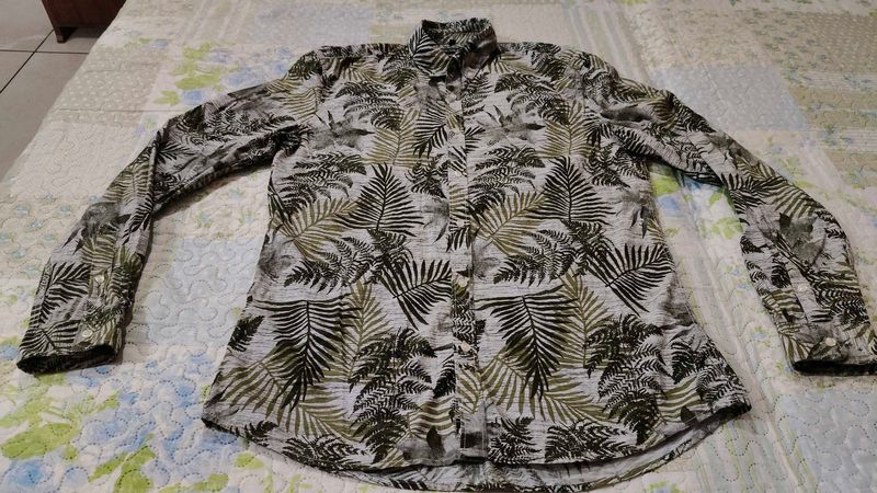 Men's Tropical Print Button-Up Shirt