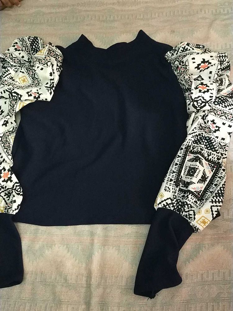 new blue puffed sleeves top