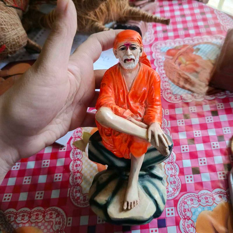 Sai Baba Figurine