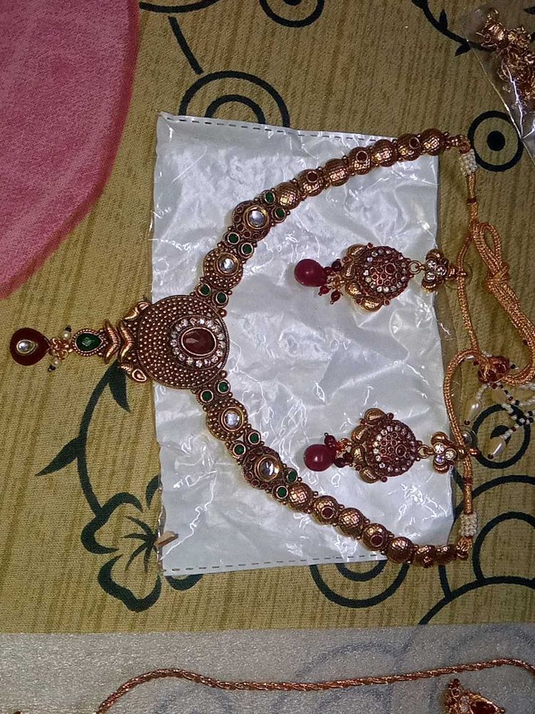2 setsTraditional Indian Necklace and Earring Se