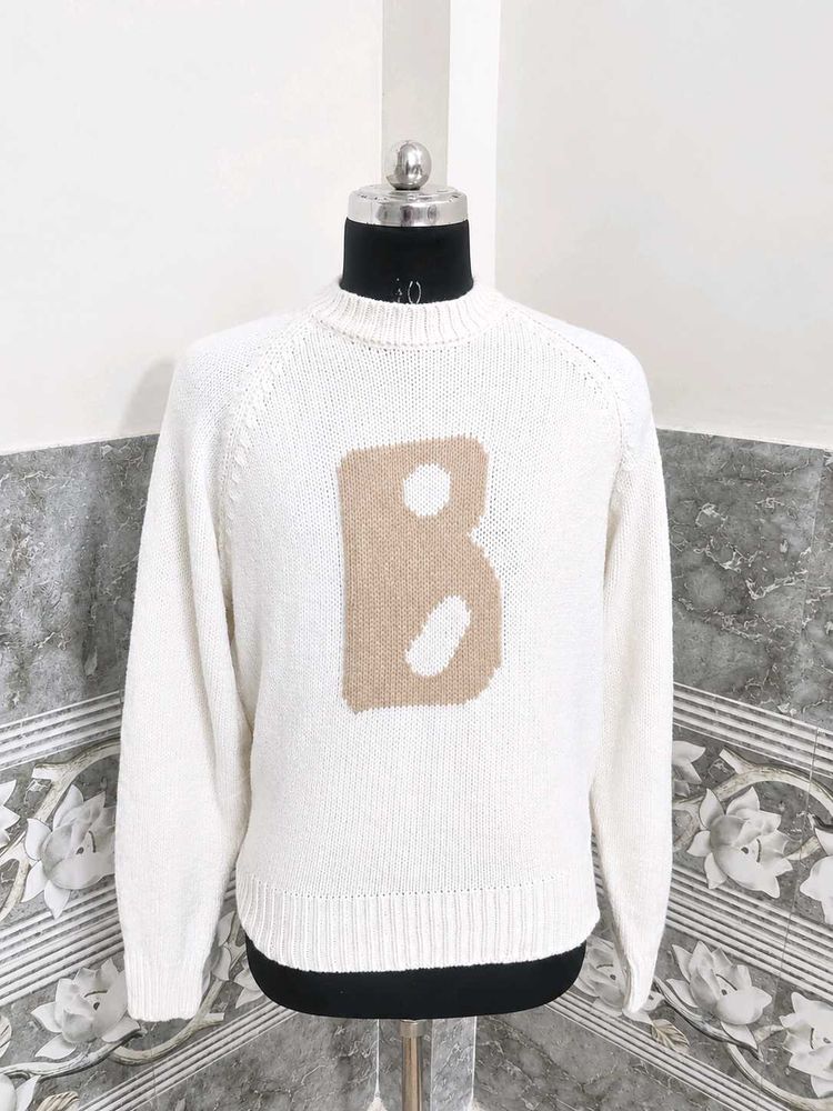 Chunky Knit Sweater with 'B' Logo