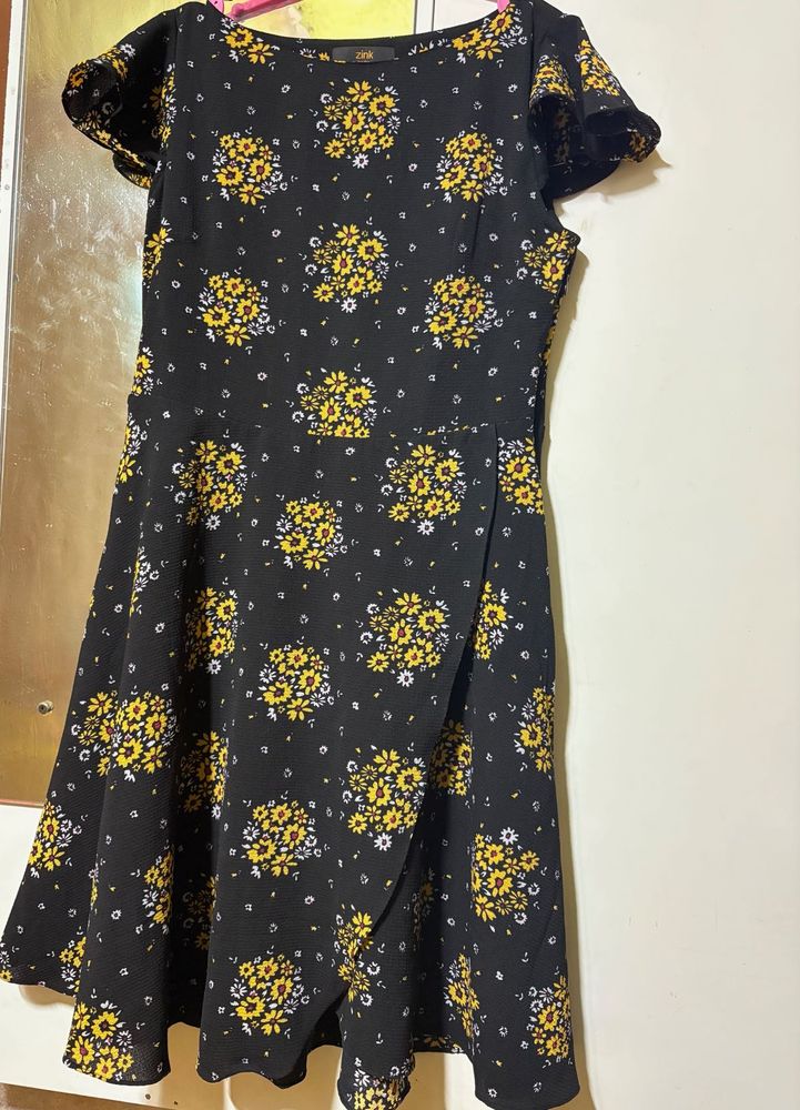 Chic Black Floral Print Dress