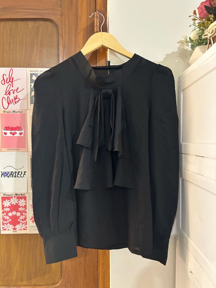 Elegant Black Blouse with Bow Detail