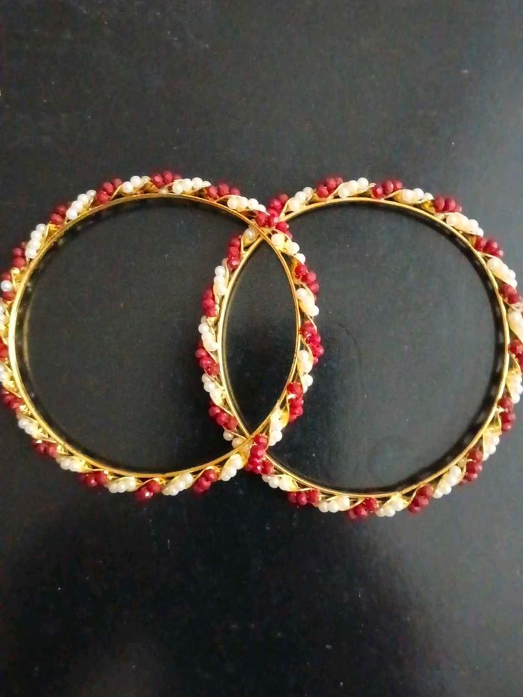 Elegant Red &amp; White Beaded Bangles