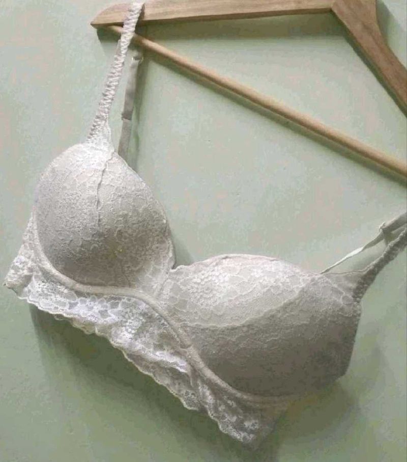 Lace Padded push-up ,2 Bra set in one pack 30rs of