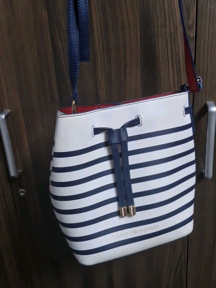 Tommy Hilfiger Sling bag