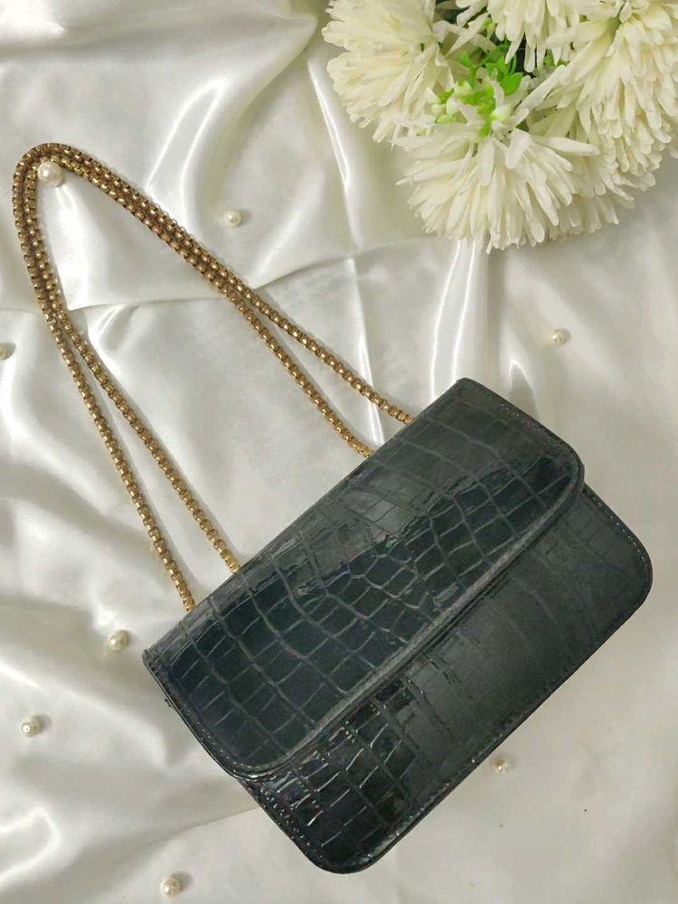 Chic Croc Embossed Chain Bag🖤✨😼