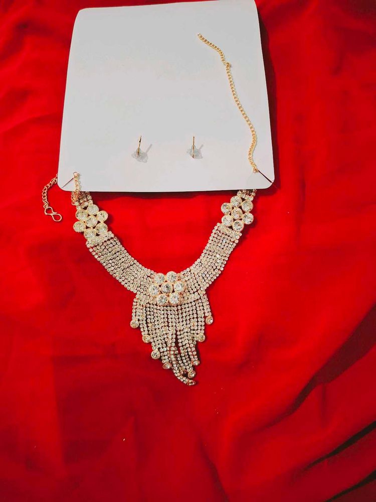 Sparkling Necklace and Earring Set