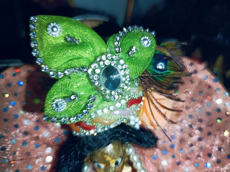 Ladoo Gopal Mukut