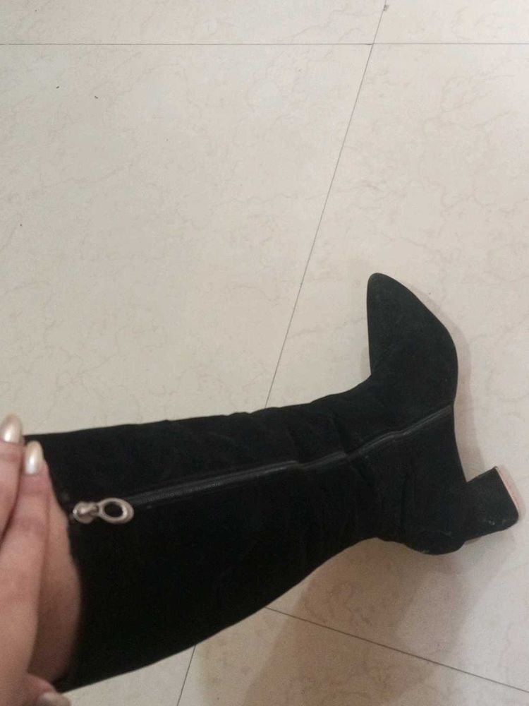 Black Boots