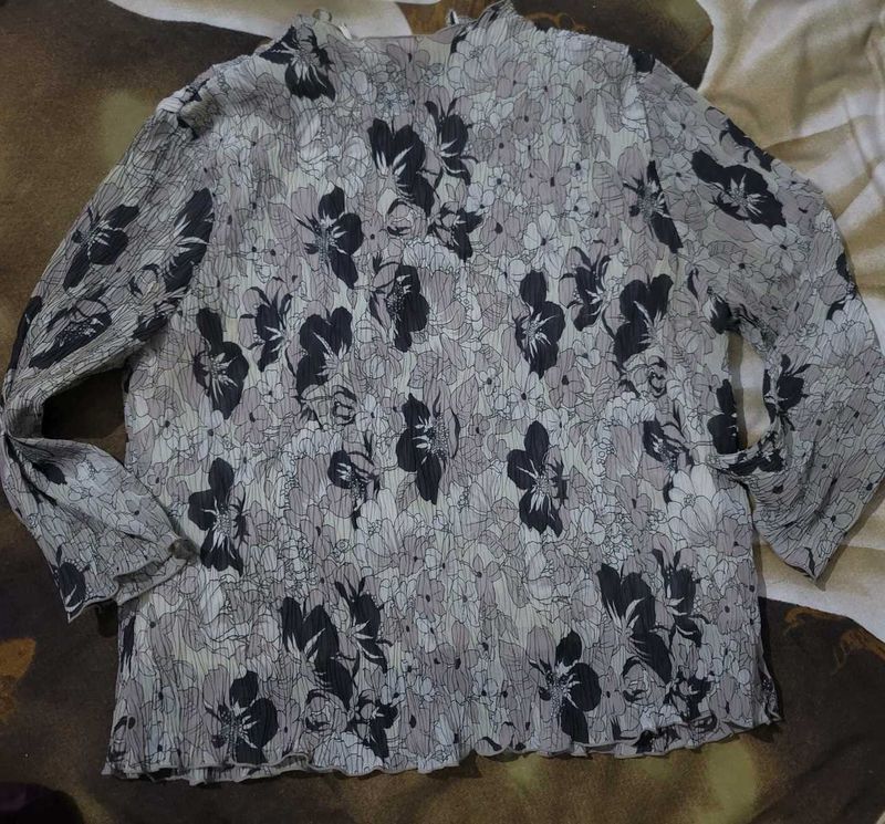 Floral Print Pleated Blouse