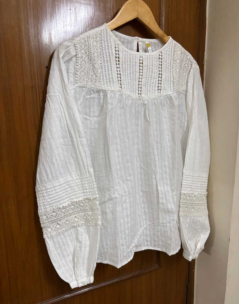 White Lace Trim Long Sleeve Top