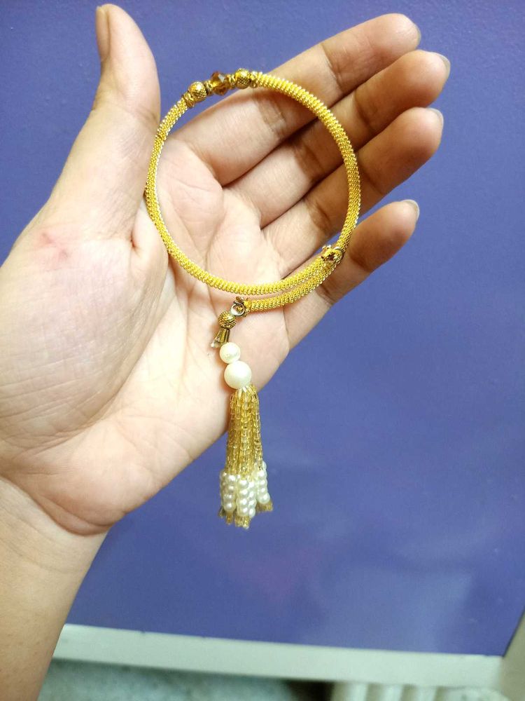 Elegant Gold Tassel Bracelet