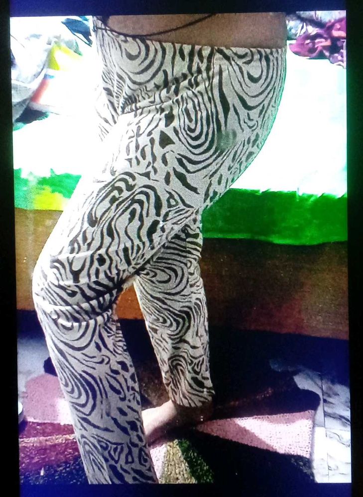 leopard print lower/leggings