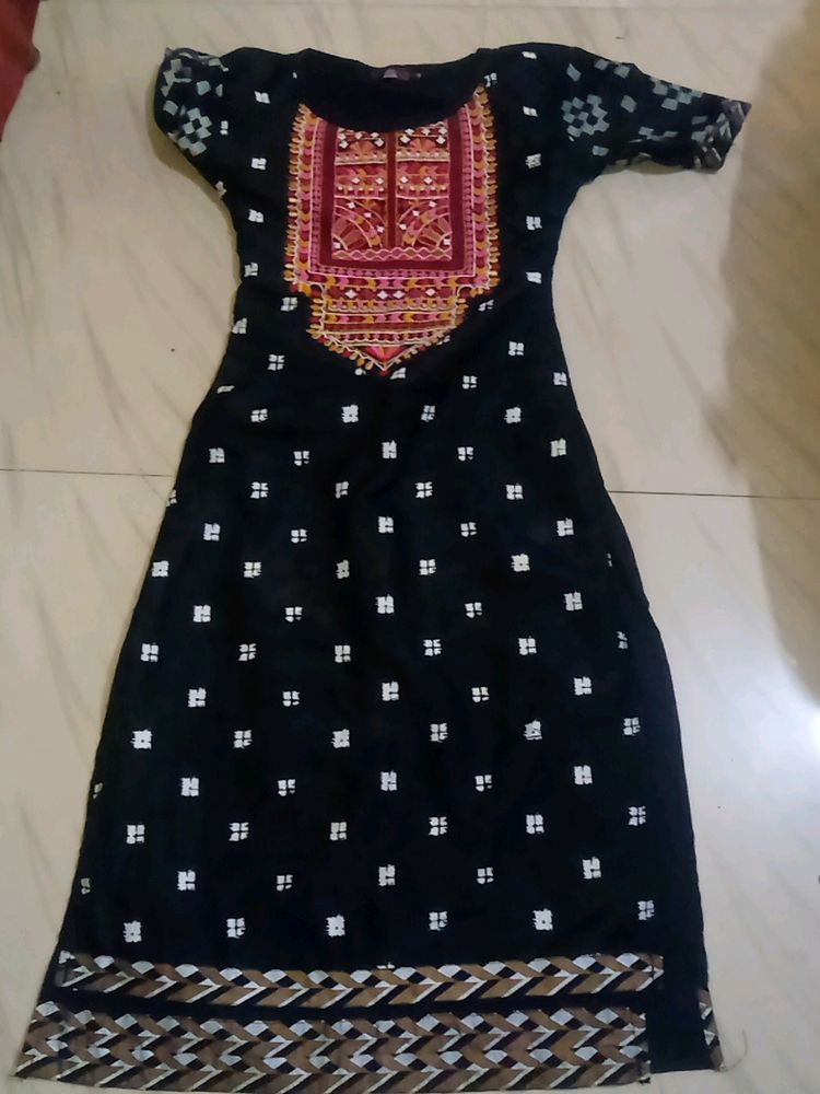 Black and white Dotted with thread work kurtii