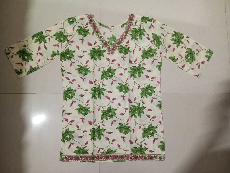 Floral Print V-Neck Kurta