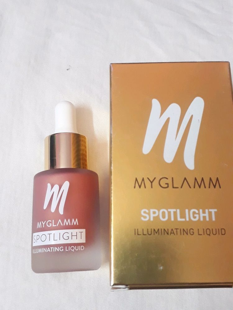 MyGlamm Spotlight Illuminating Liquid-Rouge (Pink)