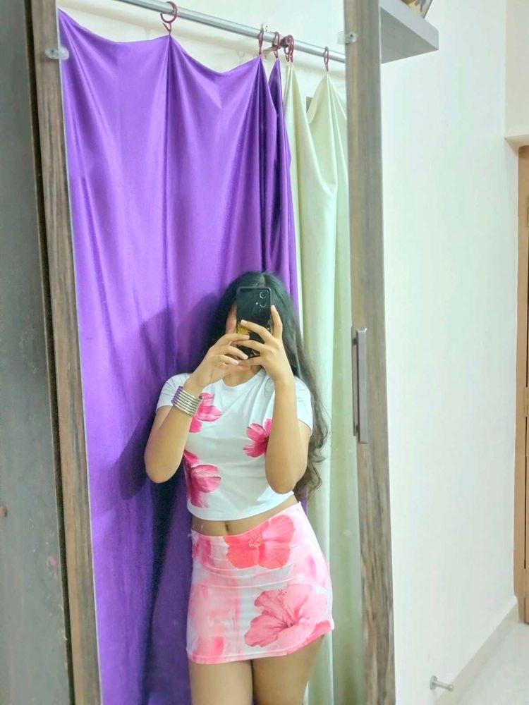 Floral Crop Top 🍓