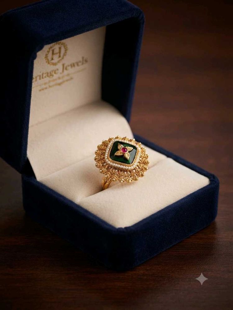 Exquisite Emerald &amp; Ruby Gold Ring