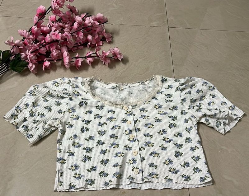 Floral Print Button-Up Cropped Top