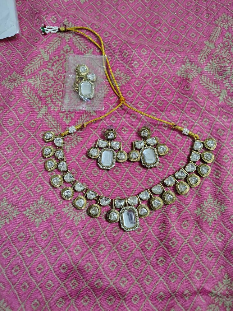 Stunning Necklace Set with Earrings
