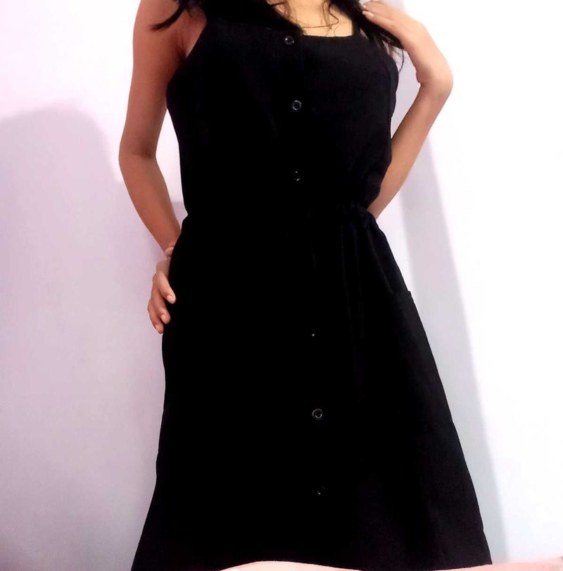 Black Sleeveless Button Down Dress.