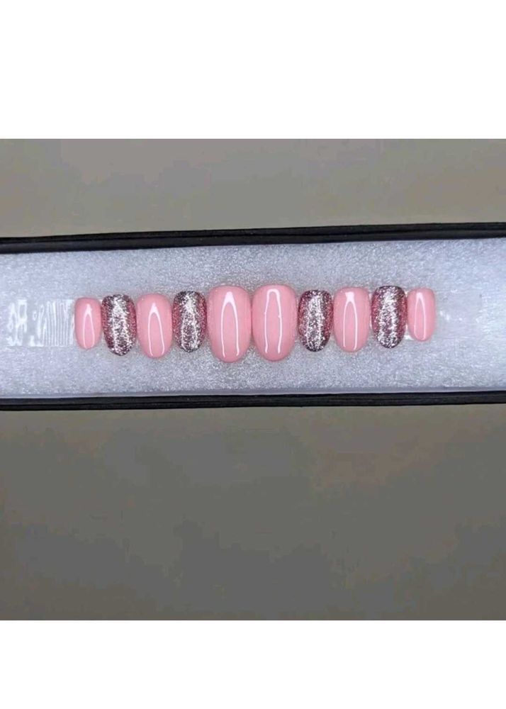Pink 🩷 Press On Nails 💅