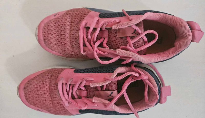 steal deal: original Puma Sneakers