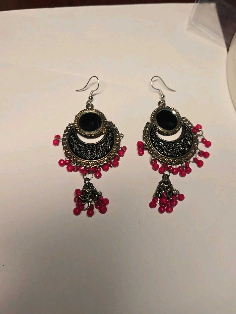 Dangle Earrings with pink Beads